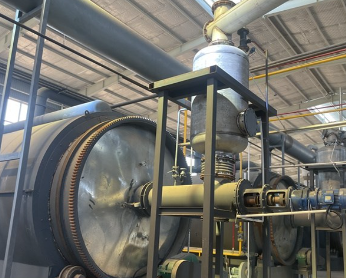 废旧轮胎炼油设备 日处理量15吨半连续式 高出油率裂解炉